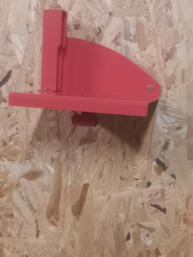 Rangement support mural tronçonneuse