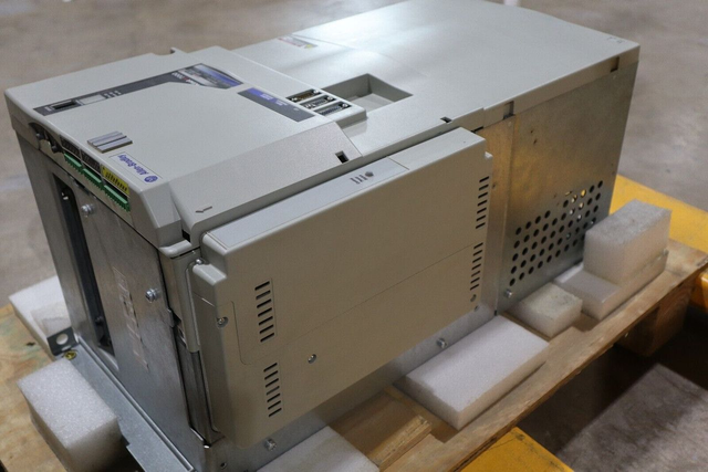 ALLEN BRADLEY 2099-BM09-S 2099BM09S KINETIX 7000 SERVO DRIVE