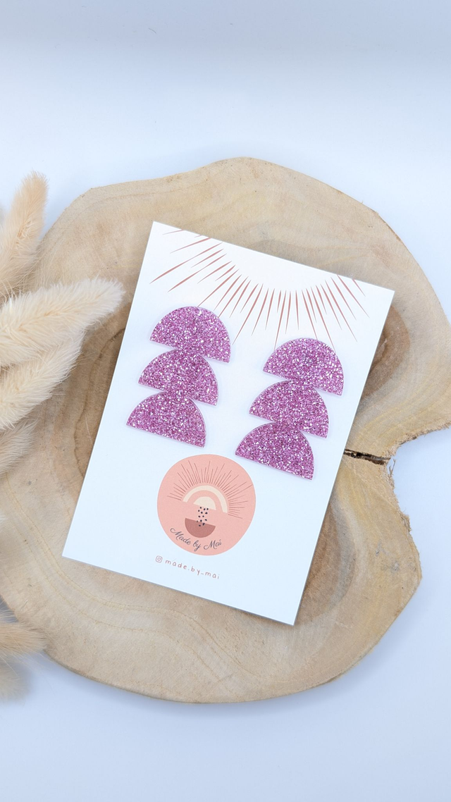 Boucles d'oreilles roses pailletées en plexi