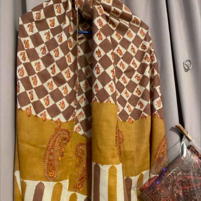 Handbestickter Schal aus 100% Kaschmir UNIKAT!