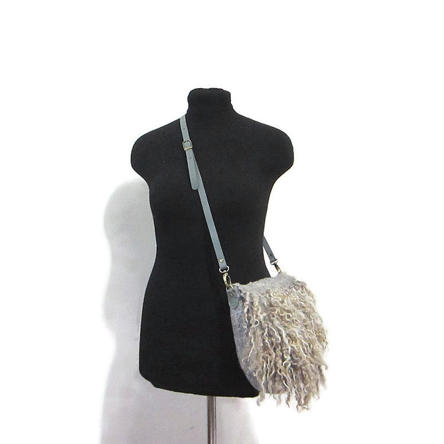 Borsa donna fatta a mano borsa a tracolla feltro lana merino grigio regalo per donna borsa unica per ragazza Borsa ecologica