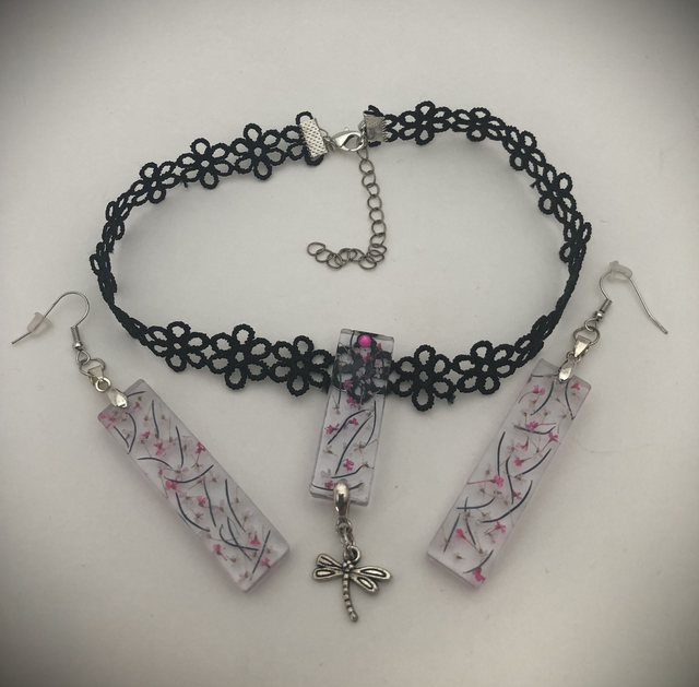 Parure Mina - design rectangle et petites fleurs roses