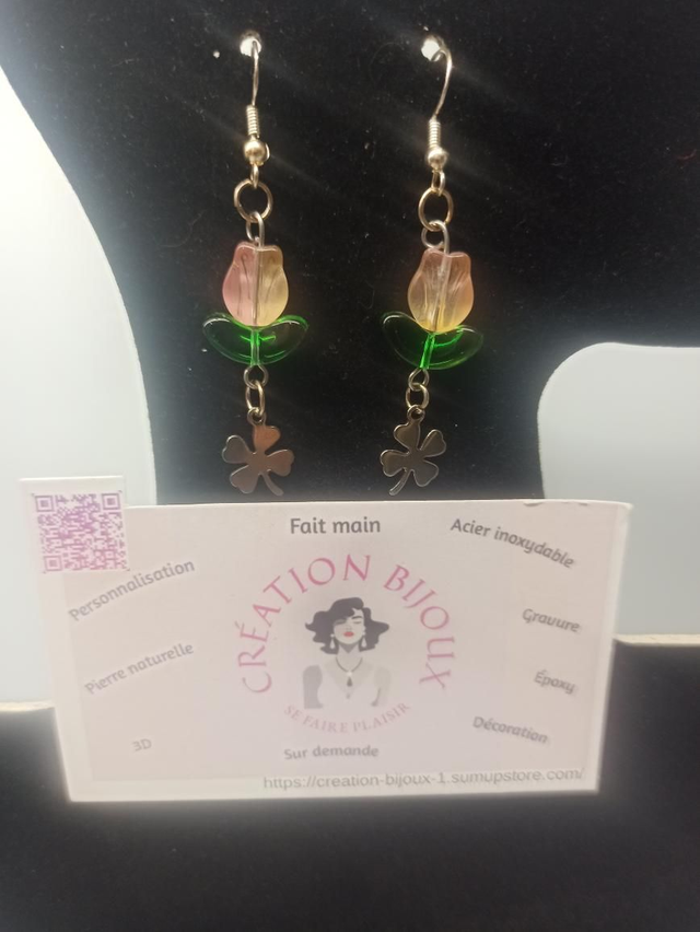 Boucle  d'oreille perle tulipe et trèfle