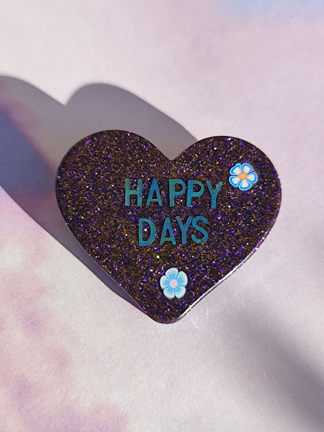 Broche cœur à paillettes - message : HAPPY DAYS