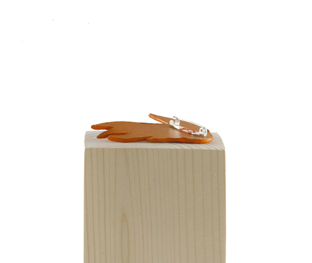 Broche motif Corbeau en cuir tannage végétal - HANE Orange