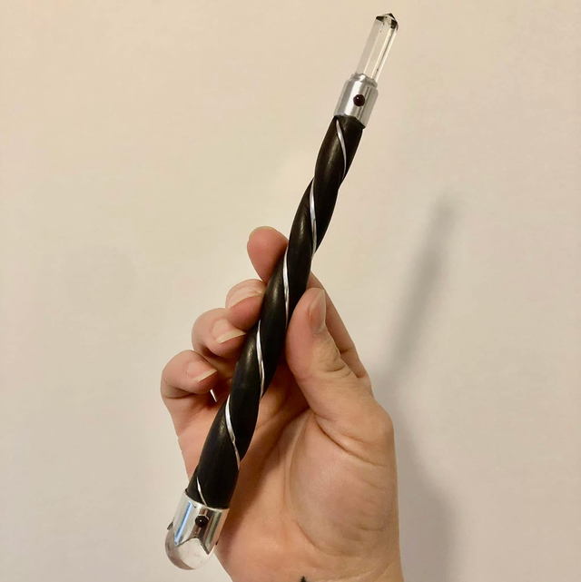 Baguette de Soins Énergétiques en Bois de Rose, Quartz et Grenat 