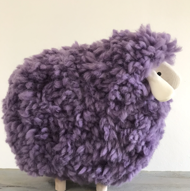 Mouton bois et laine violette