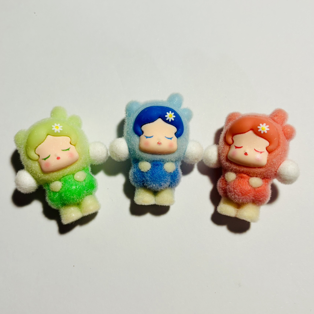 Skull Panda flocked figure 3 colours 