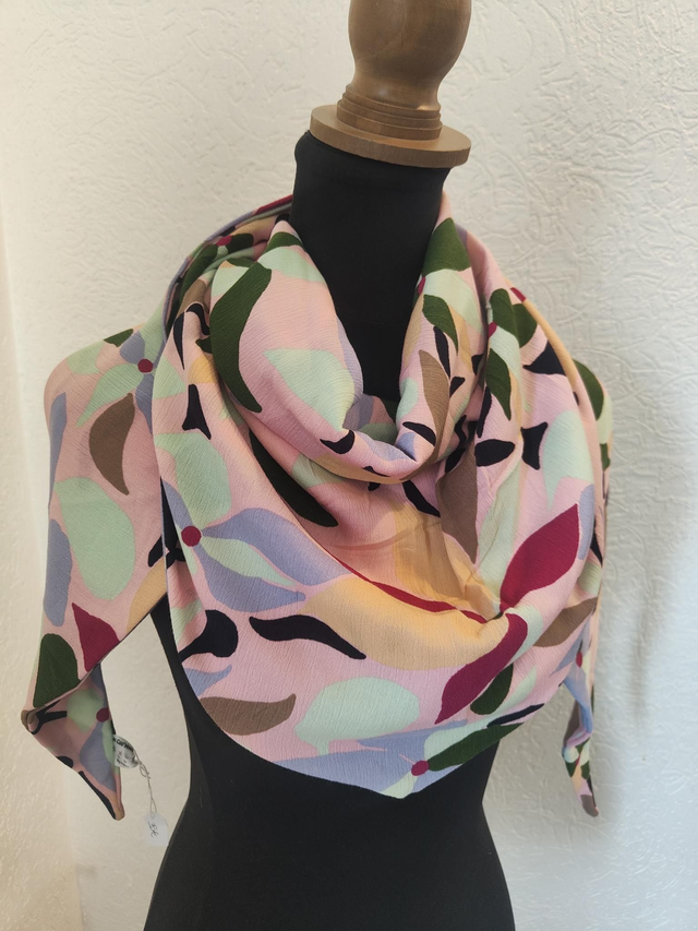 Chèche légère rose feuilles multi 