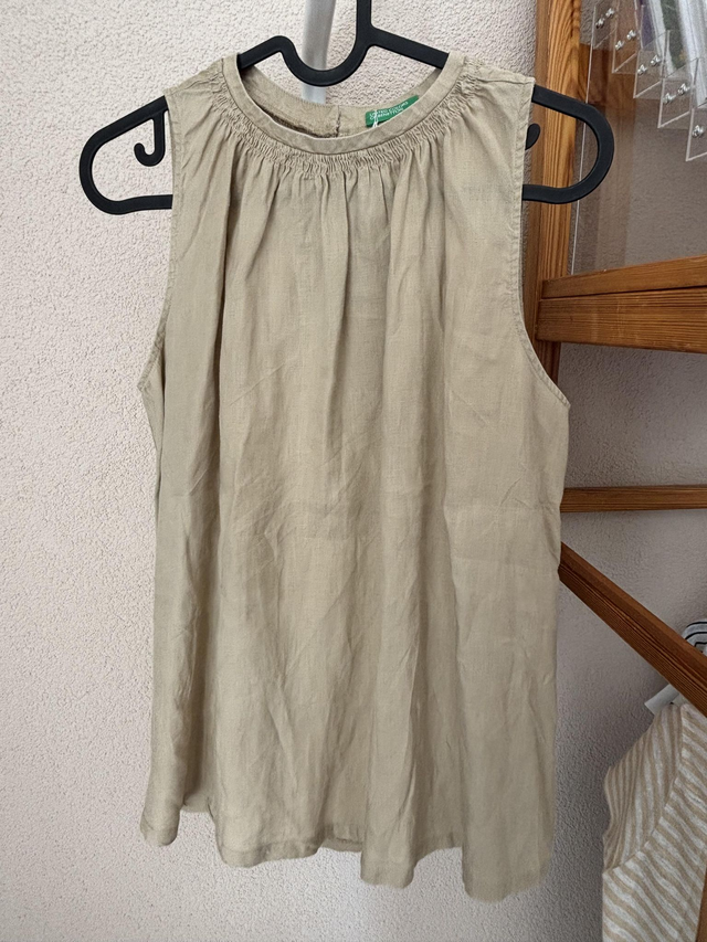Top sans manche beige United Color of Benetton (178)