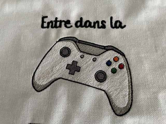 fichier broderie manette XB - 3 tailles / 12 Formats