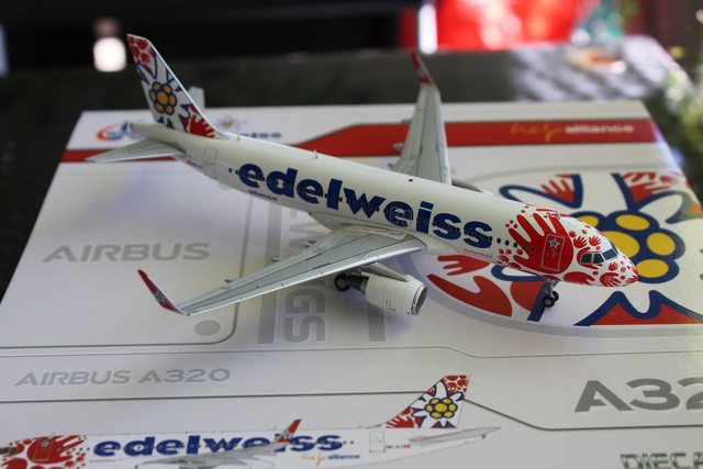 Edelweiss Air A320-223 &quot;Help Alliance&quot; (HB-JLT), 1:200 JCWings