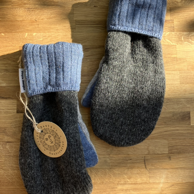 Grey &amp; Blue Mittens