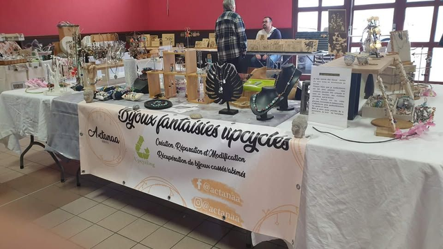 Bâches en vinyle pour le devant de table : Communication grand format et impact garanti