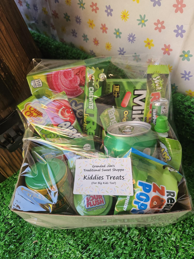 Green kiddies hamper 