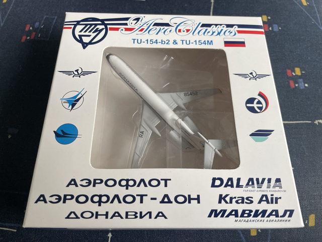 1/400 Tupolev Tu-154B Donavia RA-85452
