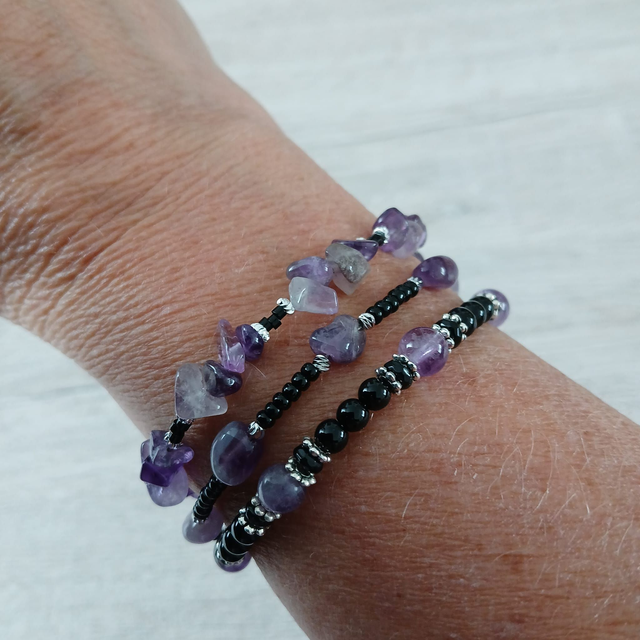 Dames armbandenset met Amethist, Onyx en Glaskralen – Goudkleurig Stainless Steel – Handgemaakt (1.247)