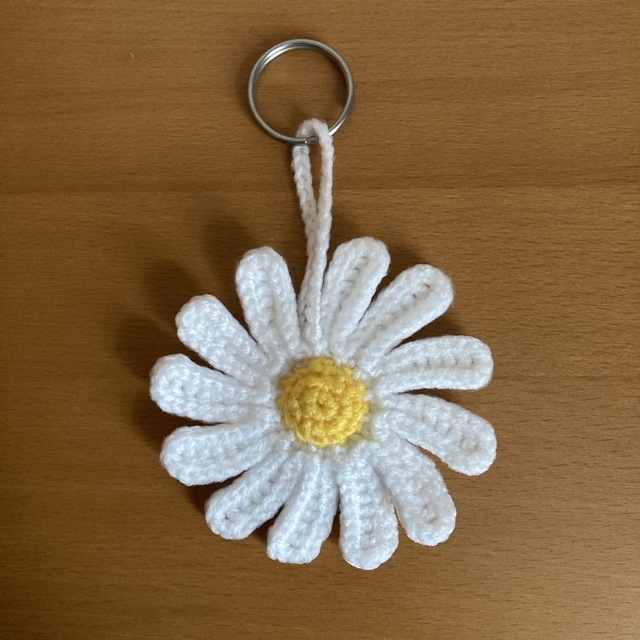 Porte-clés fleur marguerite au crochet