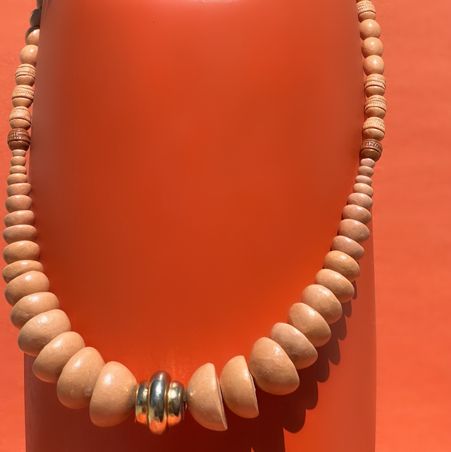 Colar Escamas Dourado Médio — Peça ÚNICA