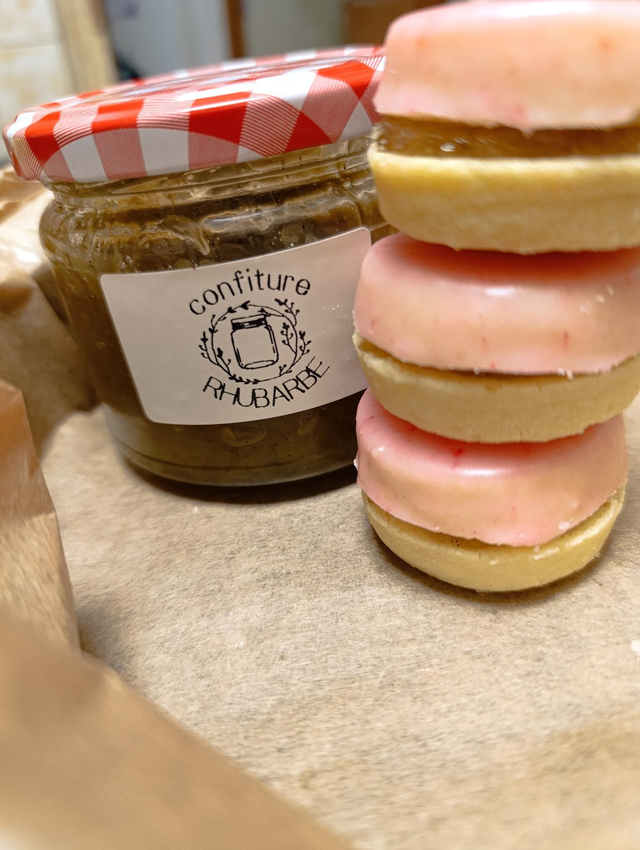 Napolitaines - sablés à la confiture de rhubarbe