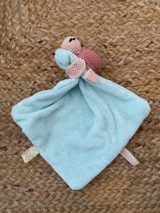 Doudou tortue rose