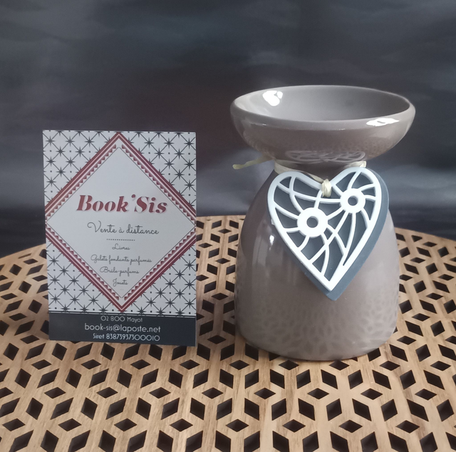 Brûleur " Coeur en bois taupe "