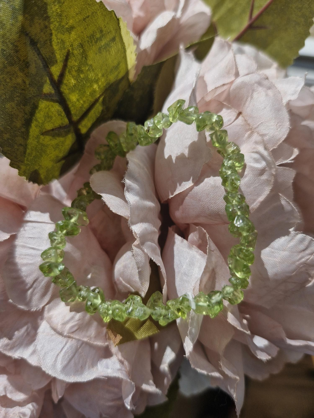 Peridot chip bracelet 