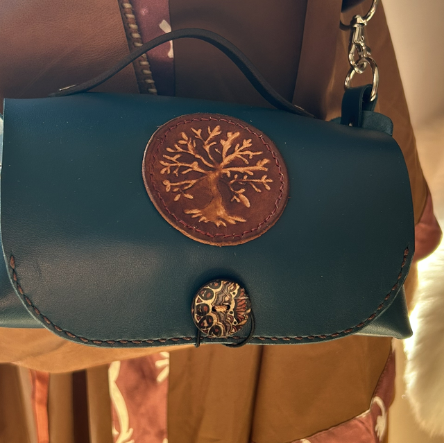 Petit sac à main boule en cuir 