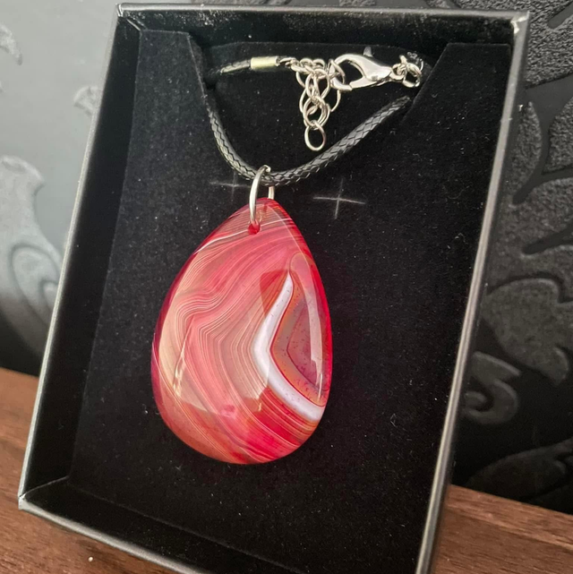 Large Band Agate pendant Necklace 17”-19” black cord 