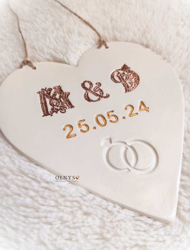 Plaque de mariage en argile format coeur / À suspendre