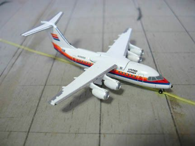 UNITED Express BAe-146-100 (N246SS), 1:400