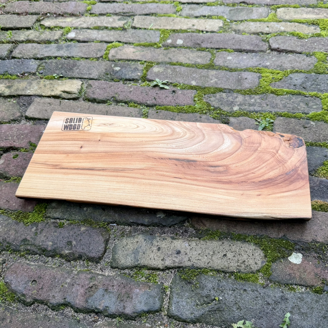 Borrelplank van iepen