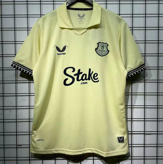 Segunda equipación Everton 25, 26