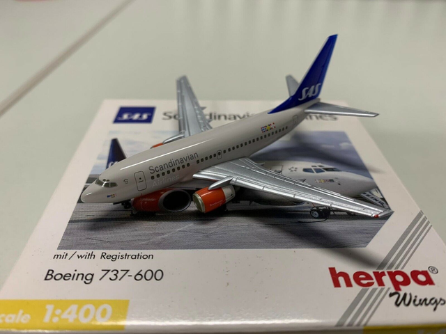SAS Boeing 737-600 (SE-DNM) 1:400 Herpa