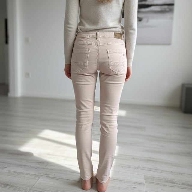 Pantalon Slim Nude Place du Jour avec Fermeture Boutonnée