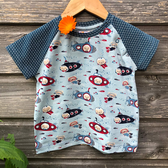 T-shirt manches courtes 18-24 mois «Petits chats en sous-marins»