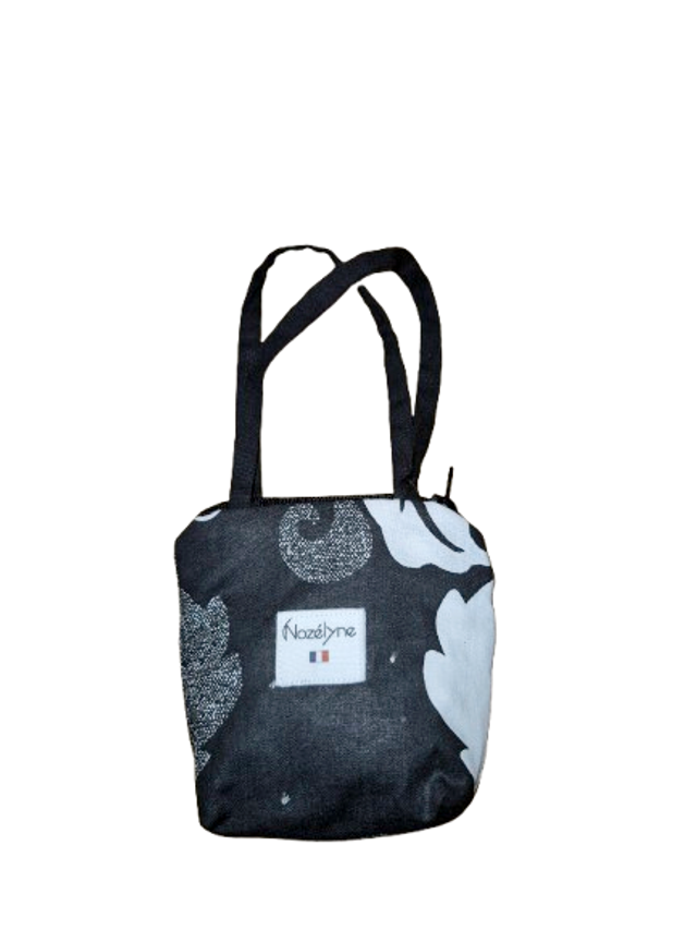 Fleurs en noir et blanc  taille 1