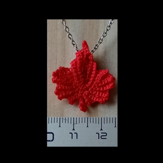 Collier pendentif Feuille d&#039;érable 