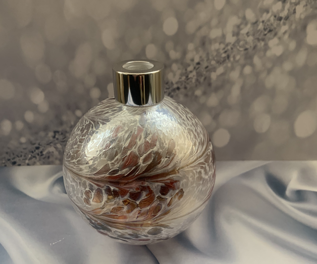 Glass diffuser- Sphere + 150ml oil &amp; reeds
