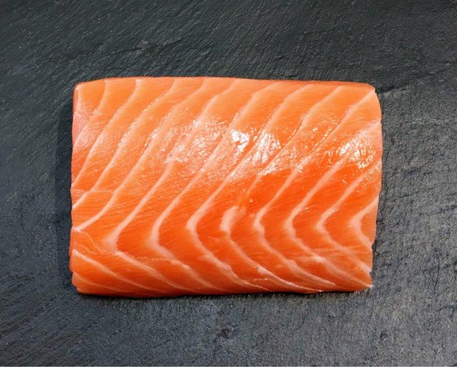 刺身用サーモン柵（90-100g）｜Sashimi-Salmon Block 