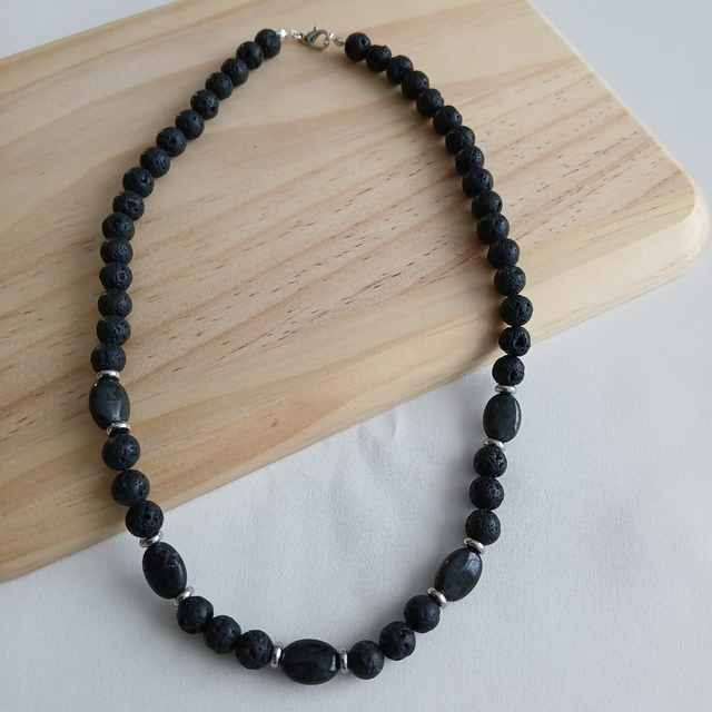 Heren ketting Adelaarsoog en Lavasteen (2.019)