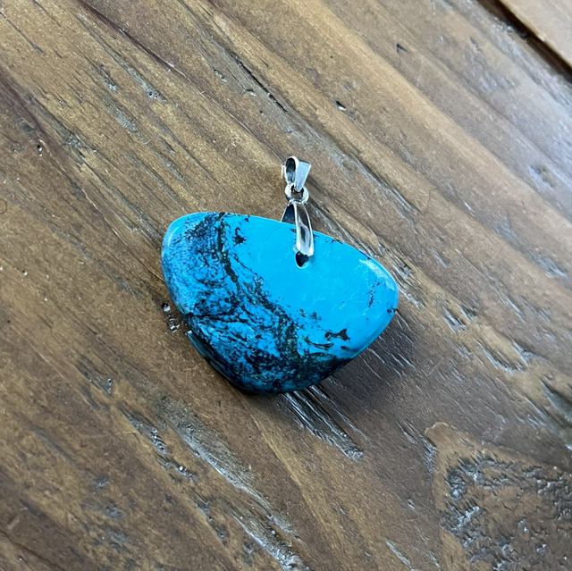 Pendentif en Turquoise d’Hubei et bélière argent