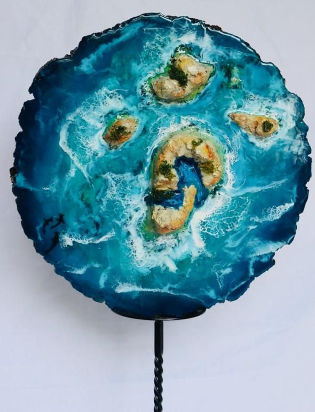 Resin 3D island in Wooden Log Slice