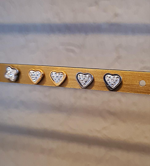 Clous d'oreilles en acier inoxydable coeur or ou argent avec strass (la paire)