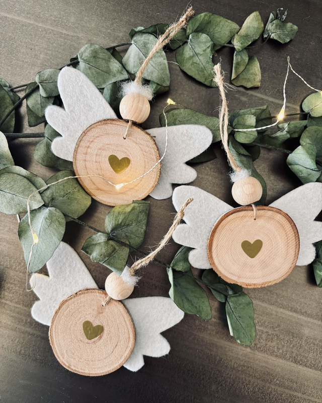 Engel aus Baumscheiben