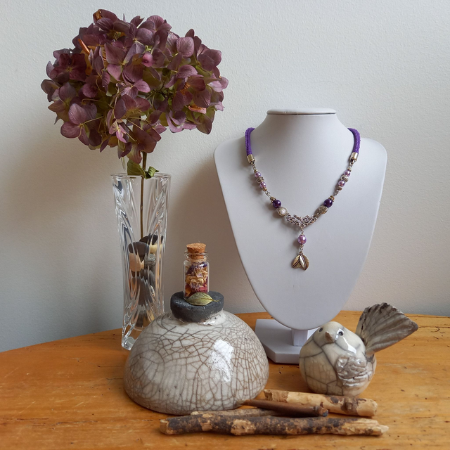 Parure violette et argentée - Collier ras de cou - Feuilles