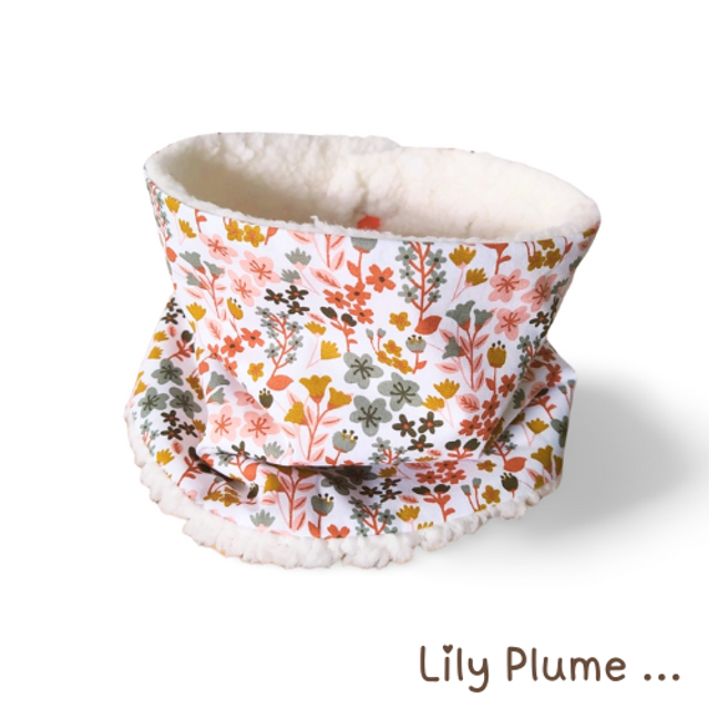 Col cache-cou premier âge fleurie