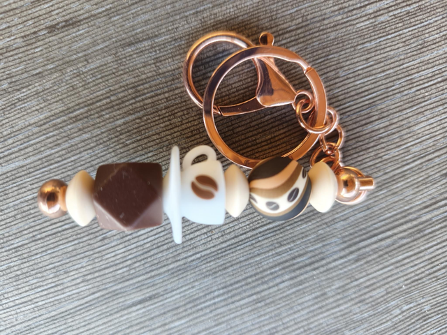 Porte clef doré rose fan de café 