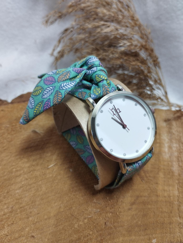Montre avec bracelet en tissu - Feuilles vertes