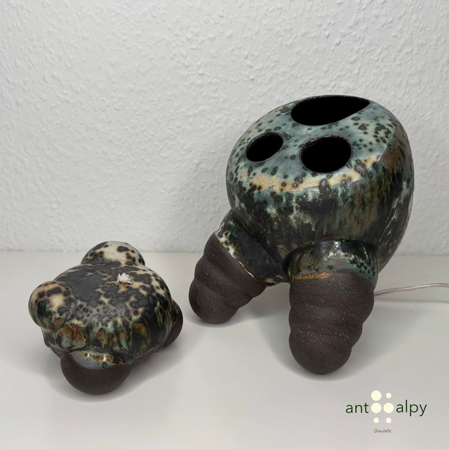 "Molecular" table lamp